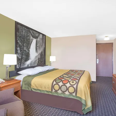 Super 8 By Wyndham Riverton Exterior photo