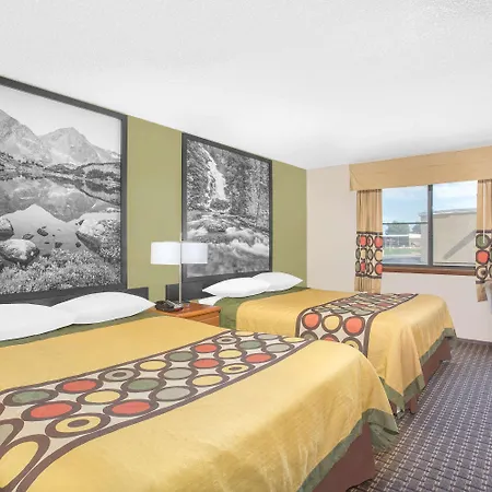 Super 8 By Wyndham Riverton Exterior photo